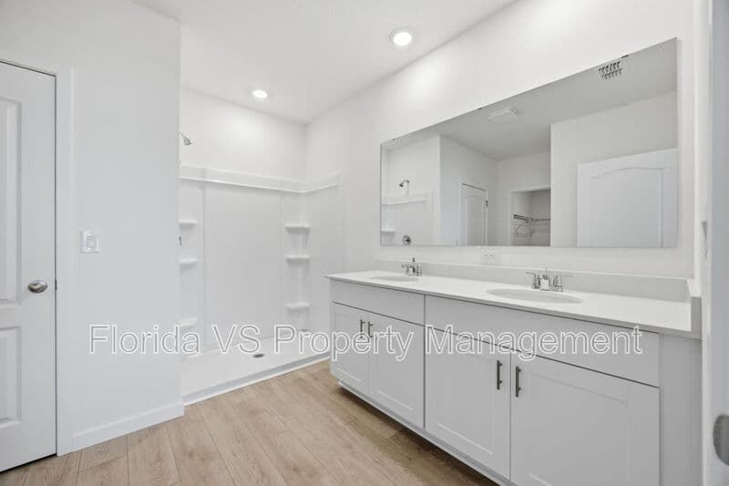 St Cloud House: 3472 Malawi Tr