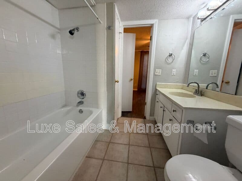 OKC Condo: 6000 N. Brookline
