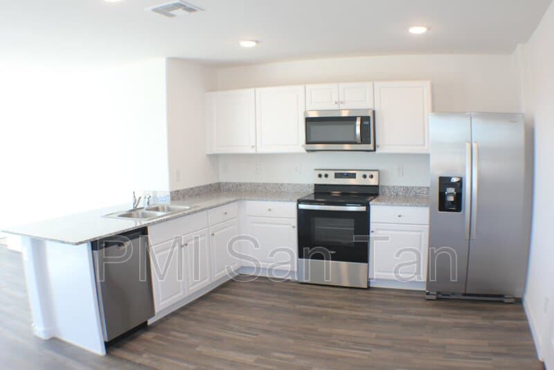Casa Grande House: 1389 East Jaycie Lane