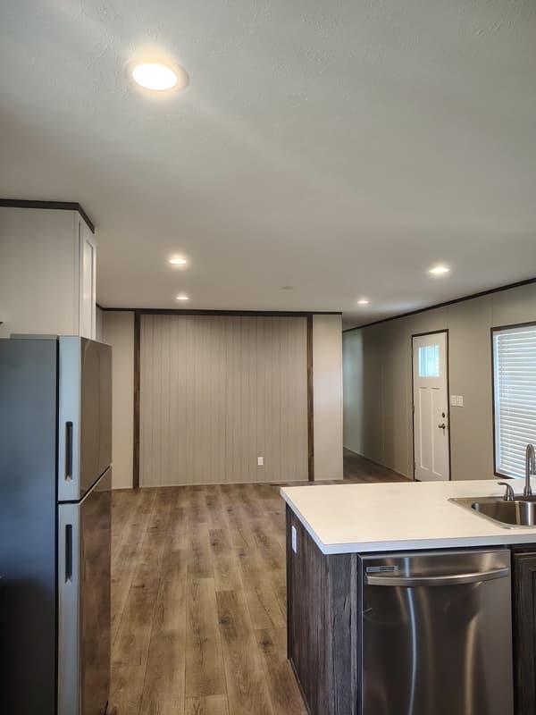 ELLENWOOD House: 26 Spencer Drive