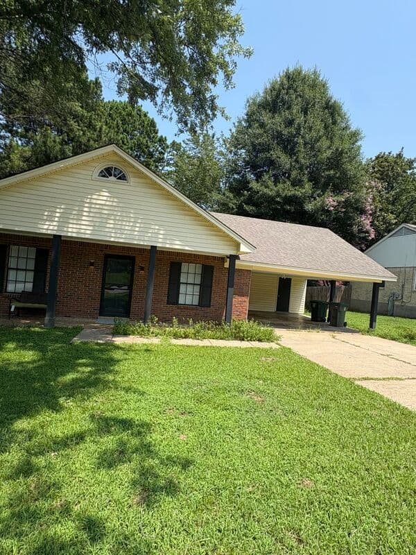 Memphis House: 6294 Ridgeline Dr