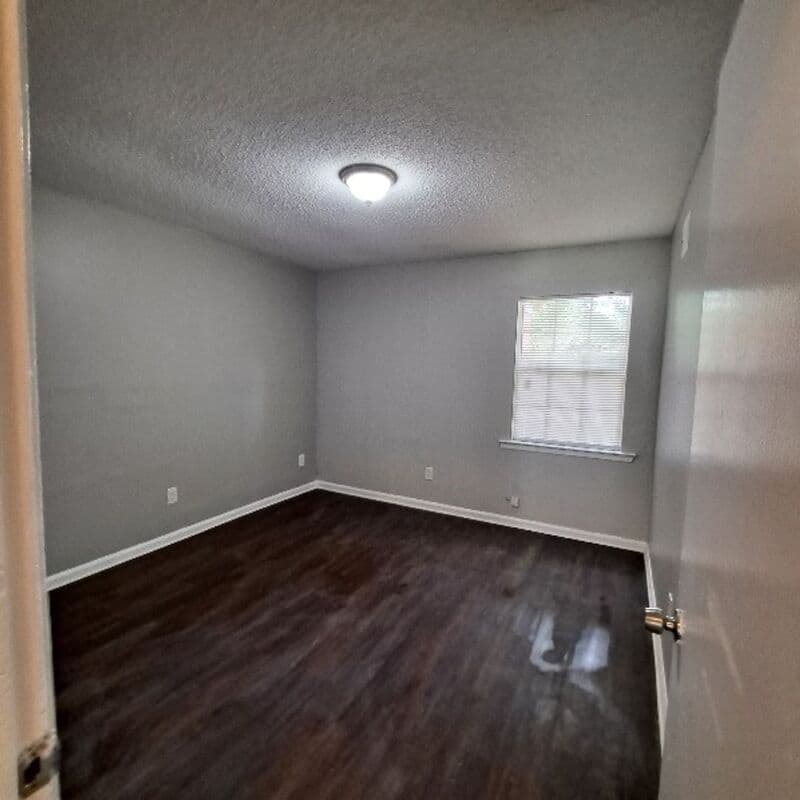 Memphis House: 2910 Elbert Dr