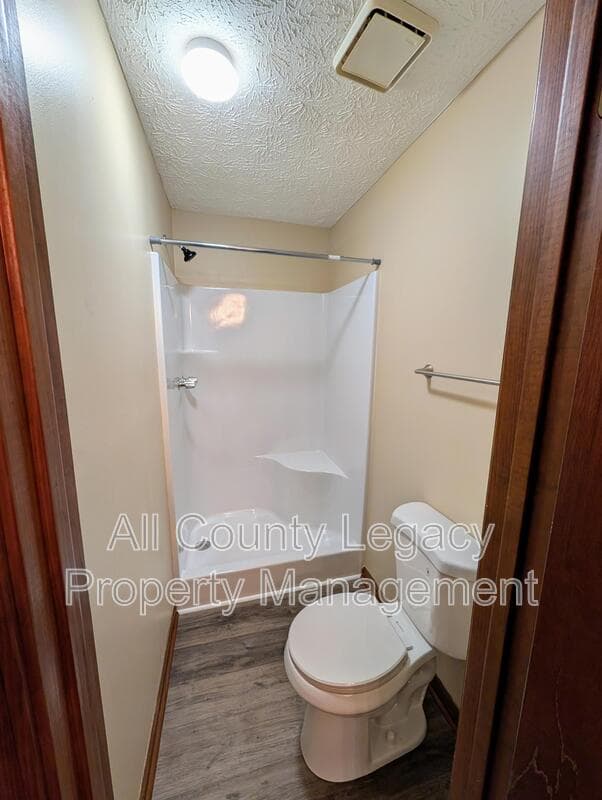 Auburn House: 125 Governors Rdg