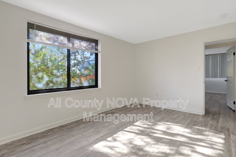 Alexandria Condo: 4 S Van Dorn St