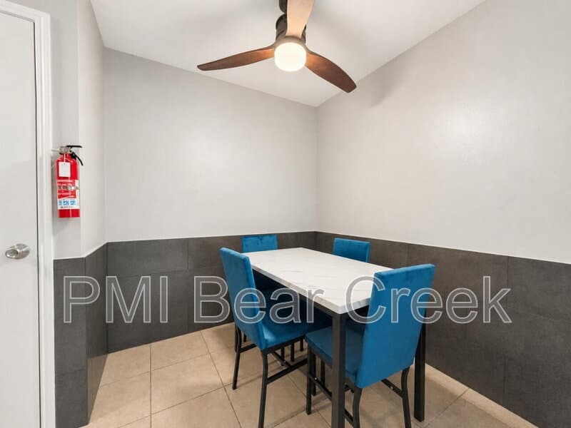Houston Condo: 9550 Deering Drive