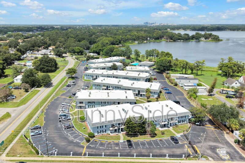 Orlando Condo: 915 W. Oak Ridge Road