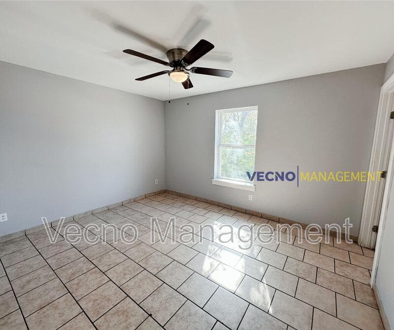 San Antonio Condo: 135 Nopal Street - 201