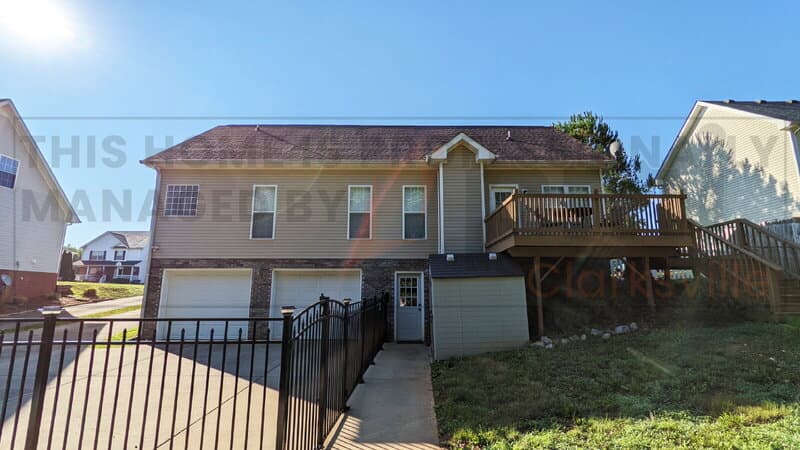 Clarksville House: 3317 Sunny Slope Drive