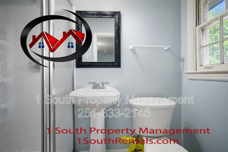 Mobile House: 5520 Vienna Avenue