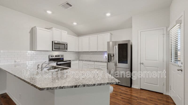 Schertz House: 221 Tule Canyons