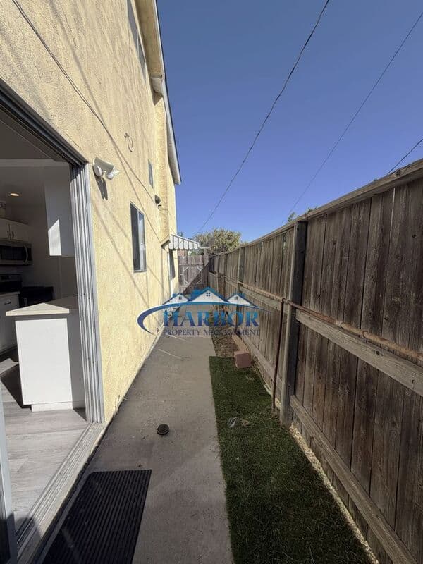 Lomita House: 1839 West 256th Street