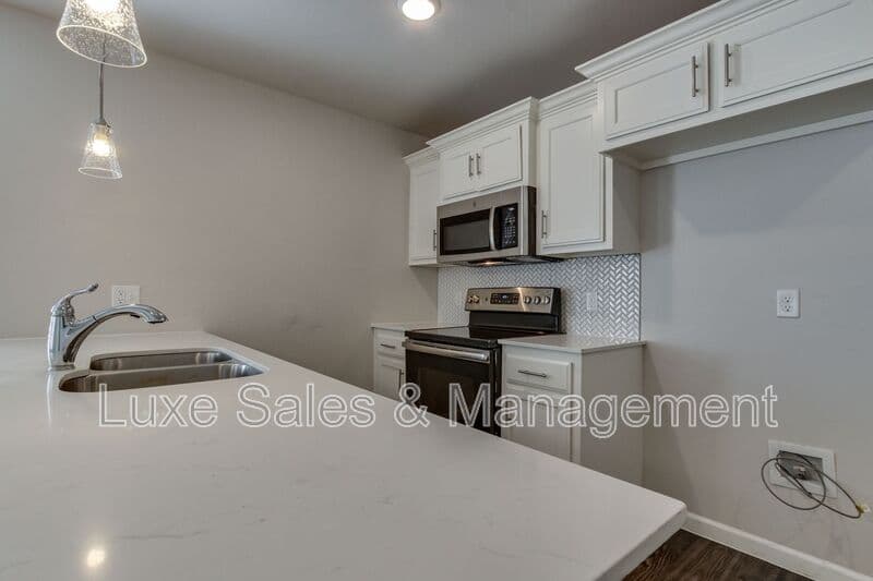 Oklahoma City House: 407 Vail Circle
