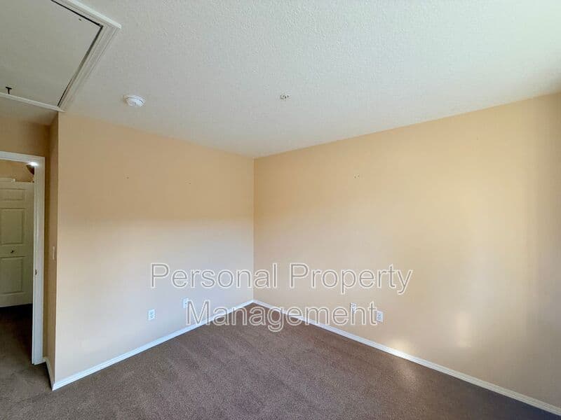 Vancouver Condo: 2766 E McLoughlin Blvd