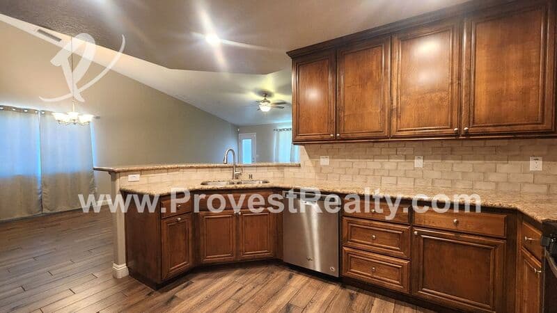 Hesperia House: 17907 Birch St