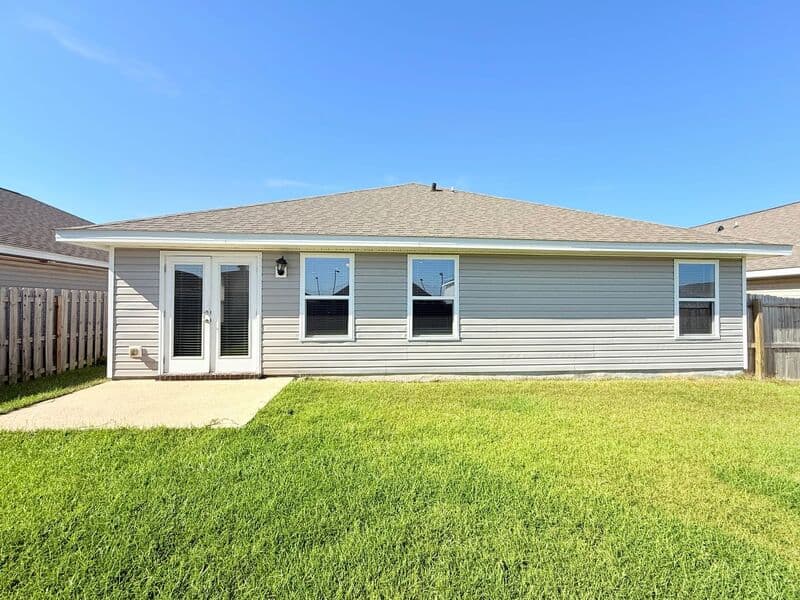 Milton House: 5784 Guinevere Ln