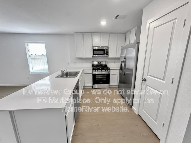 Waller House: 317 Kim Ln
