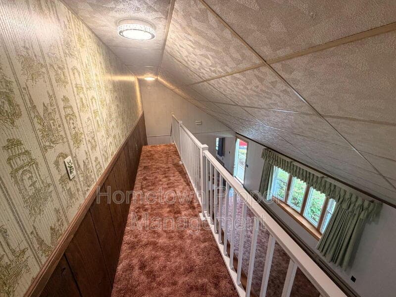 Camp Hill House: 215 N 33rd St