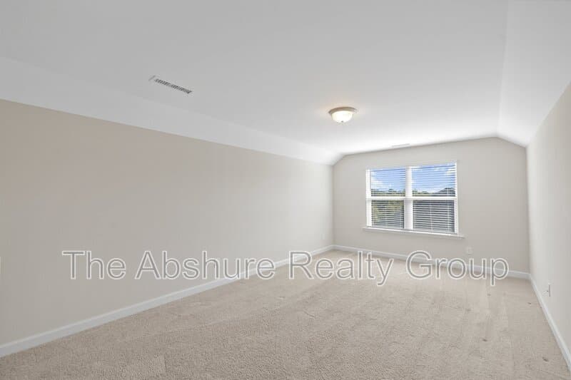 Fuquay-Varina House: 1511 Woodland Knoll Court