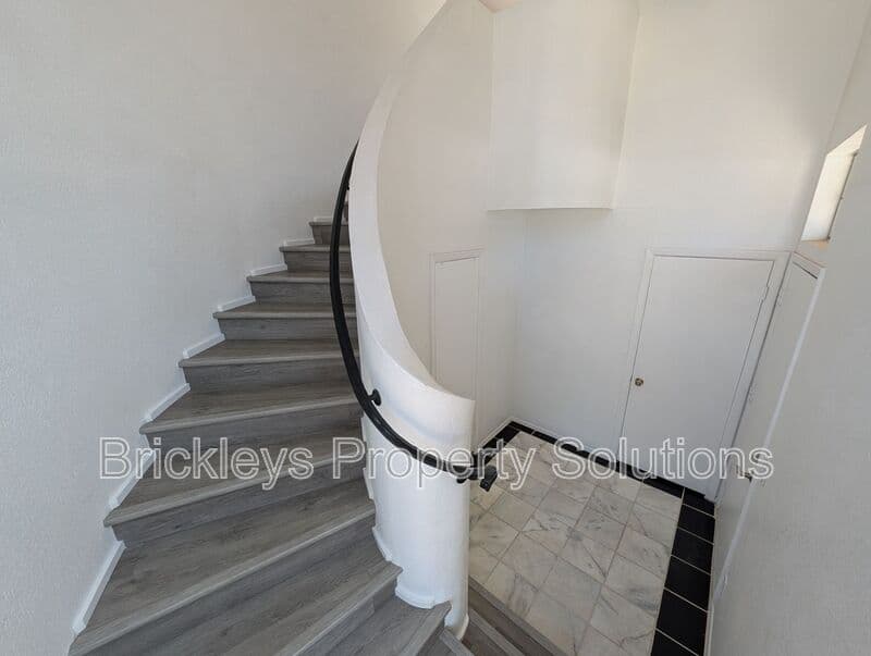 Tempe Condo: 1905 E University Dr