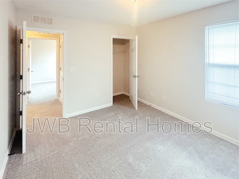 Jacksonville House: 8520 Cocoa Ave