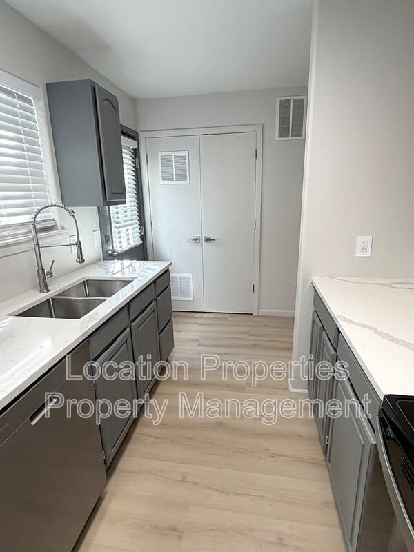 Lawrence Condo: 2201 Westdale Road - A3