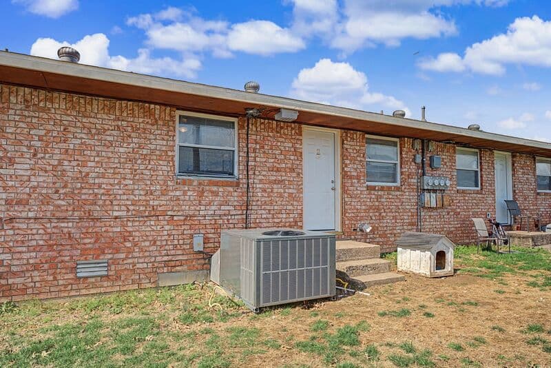 Rogers Condo: 1305 W New Hope Rd