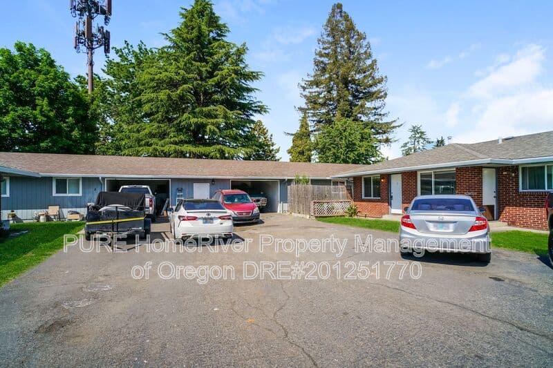 Hillsboro House: 1049 SE Walnut St.