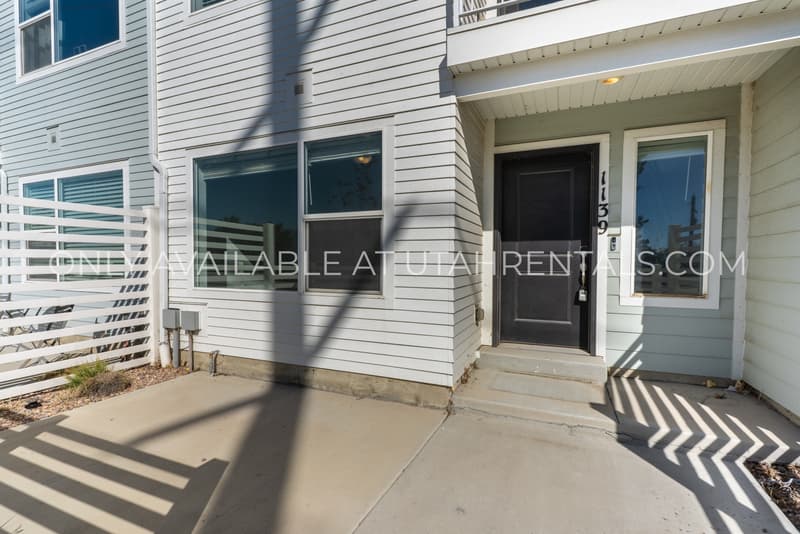 Saratoga Springs Townhome: 1139 E Hatch Row