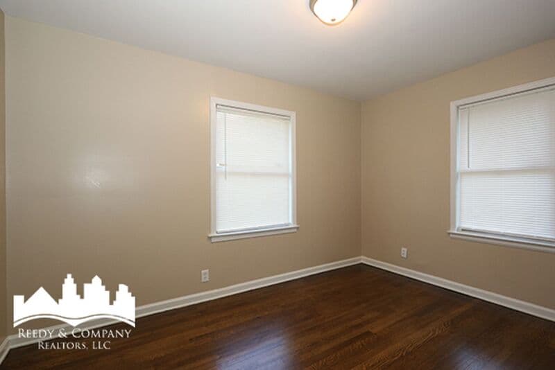 Memphis House: 1380 Rolling Hills Dr