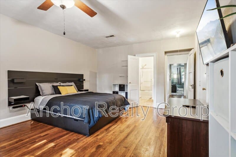 Norfolk House: 1839 Edgewood Avenue