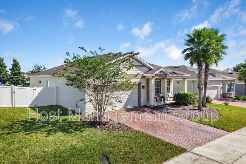 Minneola House: 3234 Hill Point St
