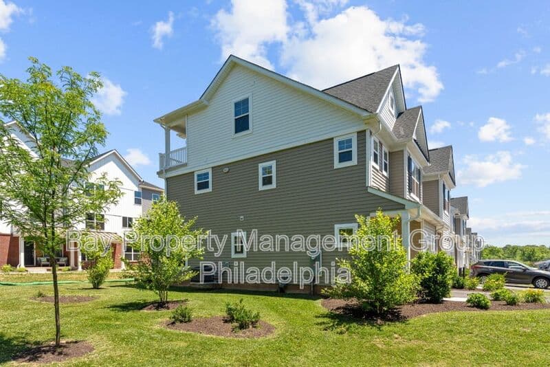 Norristown House: 230 Honey Ln