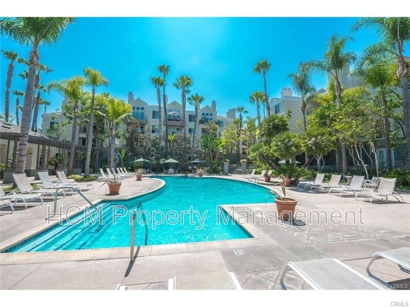 Irvine House: 2233 Martin