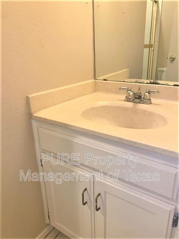 Austin House: 2907 Pearl St