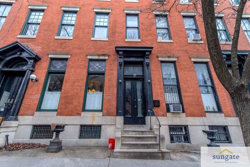 Baltimore Condo: 907 Saint Paul St