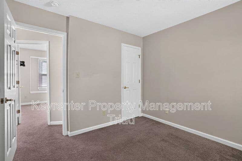 Greensboro House: 3607 McCuiston RD