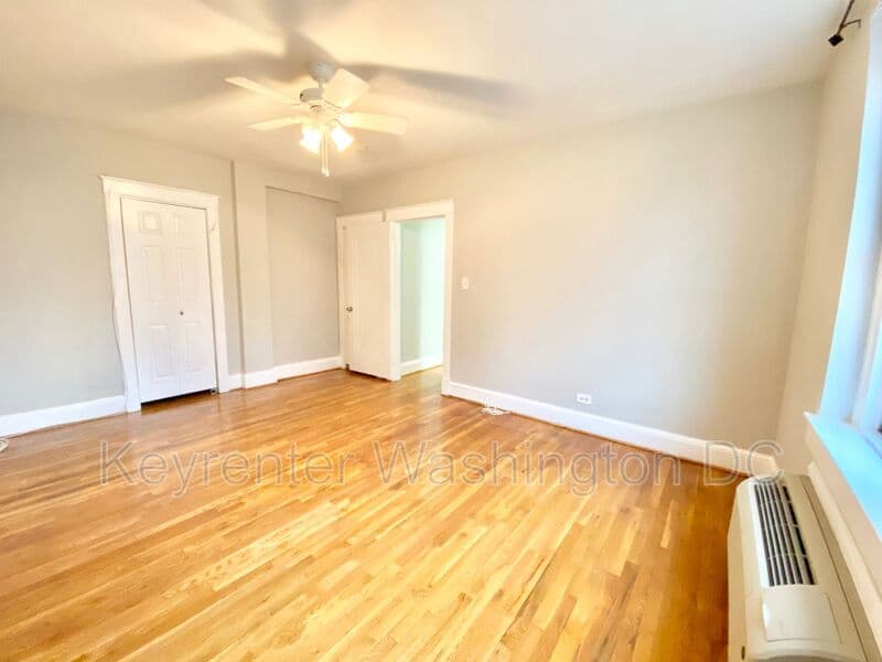 Washington Condo: 2410 20th St, NW
