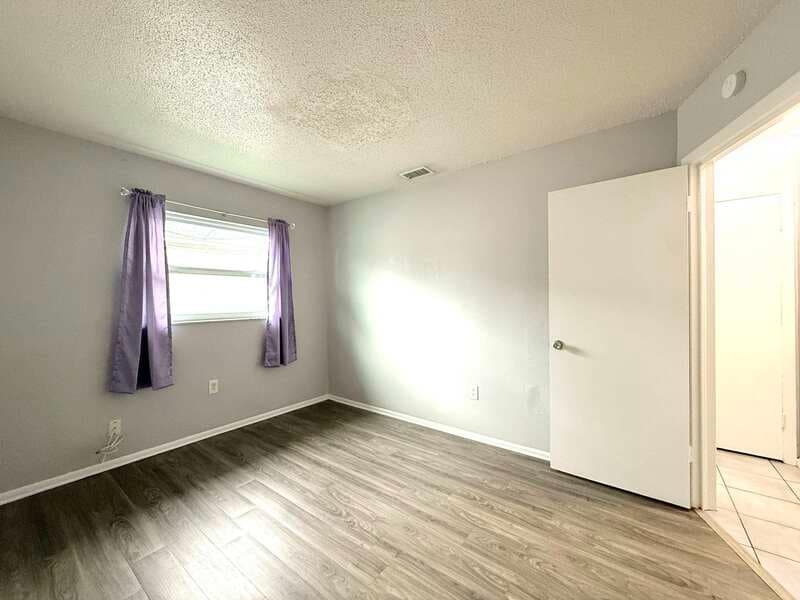 Largo Condo: 3716 137th Avenue North - B