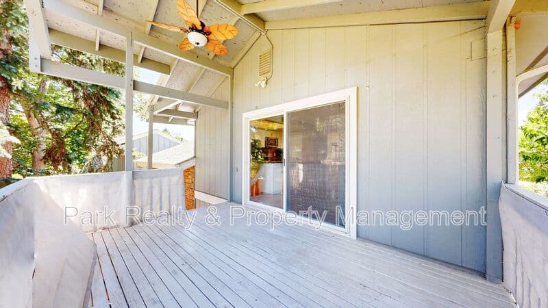 Aurora House: 2946 S Moline Pl