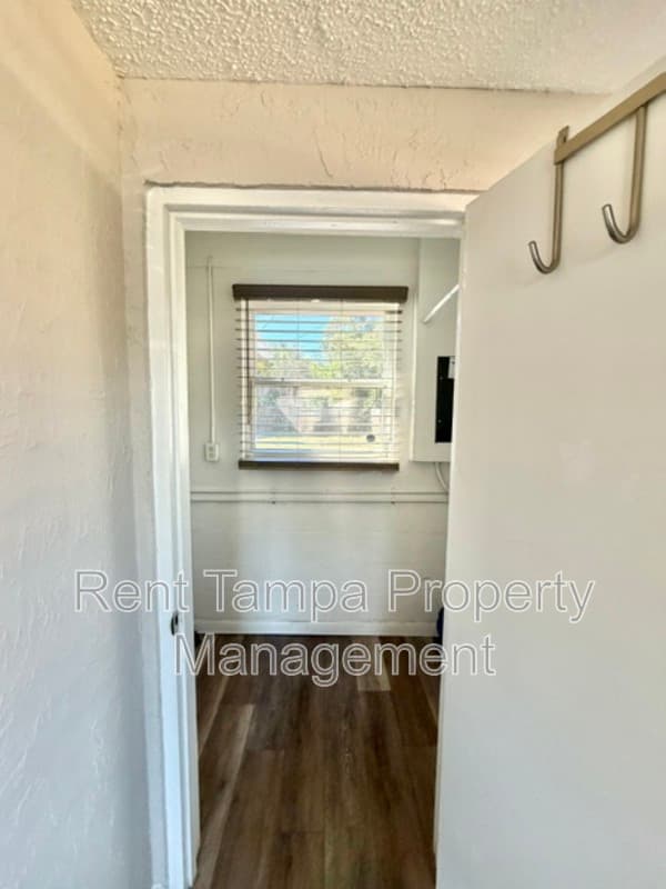 St. Petersburg House: 1635 40th Street South