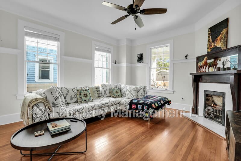 Savannah House: 517 East 40th Street