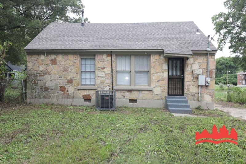 Memphis House: 1346 Mcmillan St