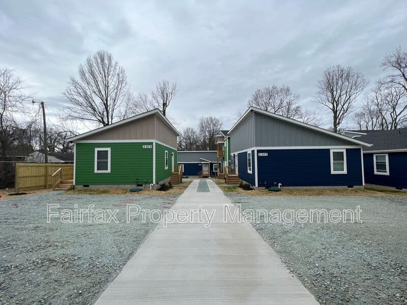 Durham House: 2307 Owen St.
