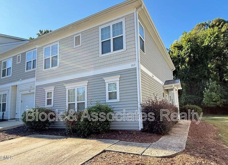 Wake Forest House: 163 Deacon Ridge St