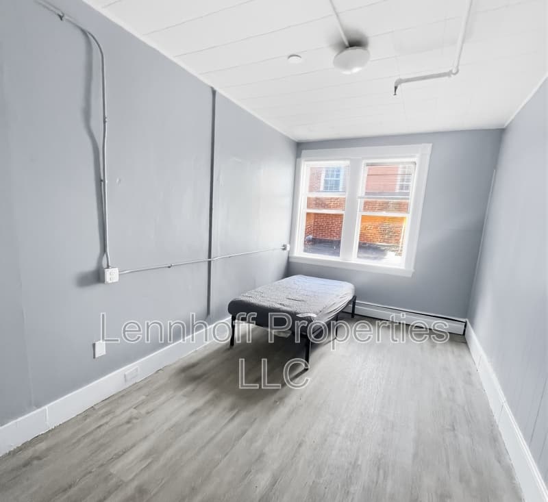 Lawrence Condo: 32 Lawrence Street