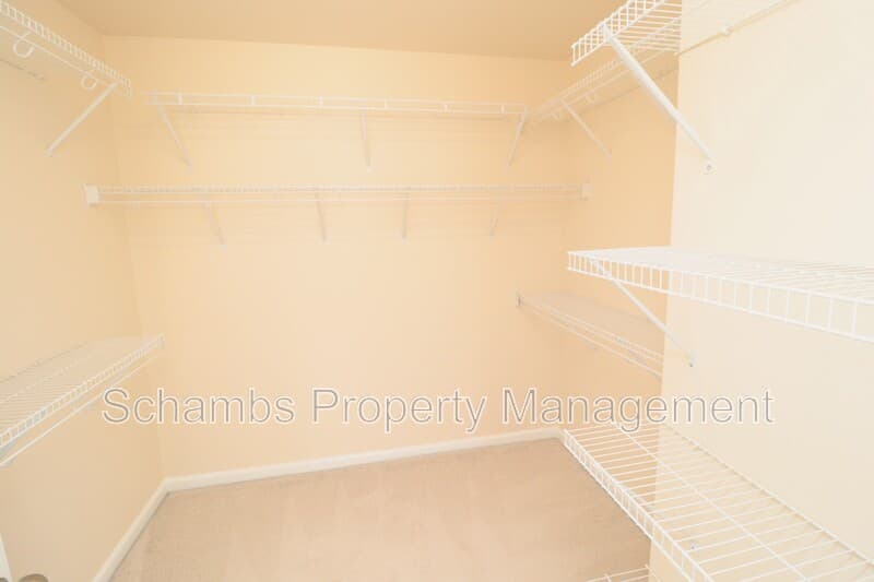Raleigh House: 12554 Honeychurch St