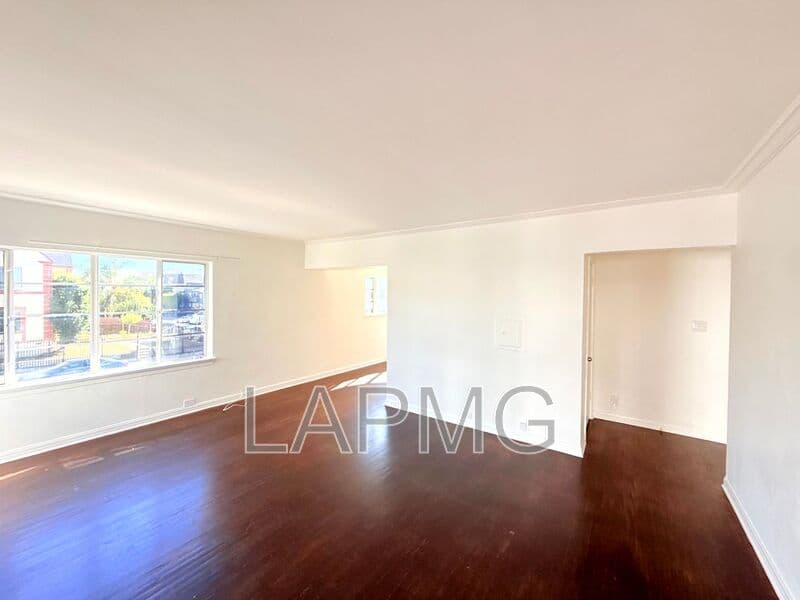 Los Angeles House: 3919 W. 8th Street