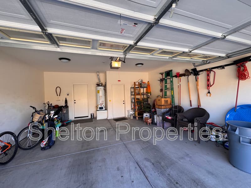 Buckeye House: 4301 N Golf Dr