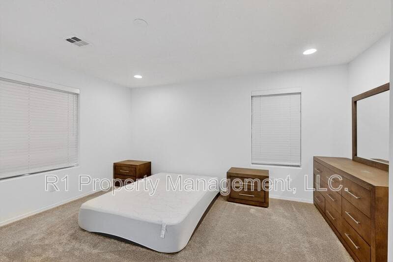 Rio Rancho House: 108 Hue Street
