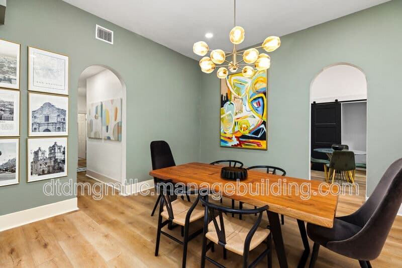 San Antonio Condo: 110 East Craig Place